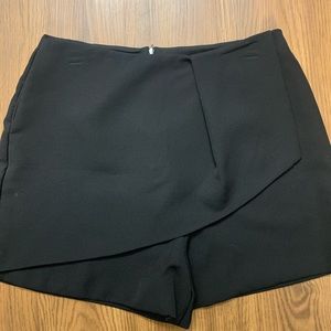 ASKARI Black Skort